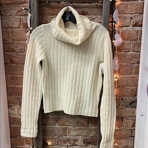 Abercrombie & Fitch Cream Wool Turtle Neck Sweater